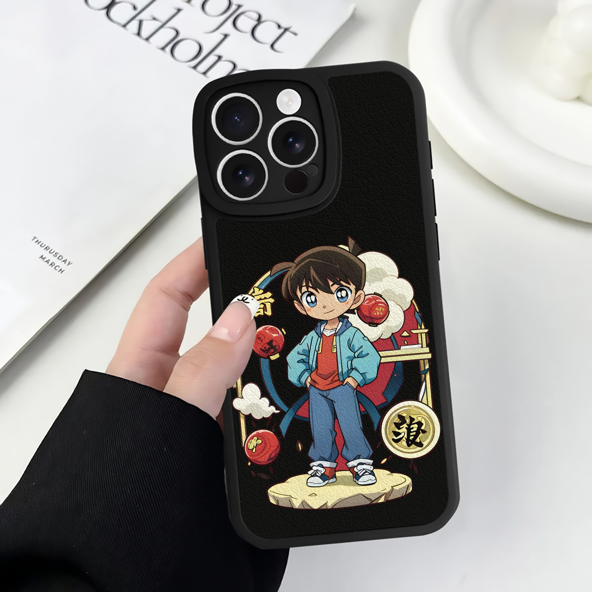 （画像用） 名探偵コナン 江戸川 コナン Detective Conan Conan Edogawa 【iPhone 16シリーズ対応】シリコンスマホケース（レザー調） 材質：シリコン